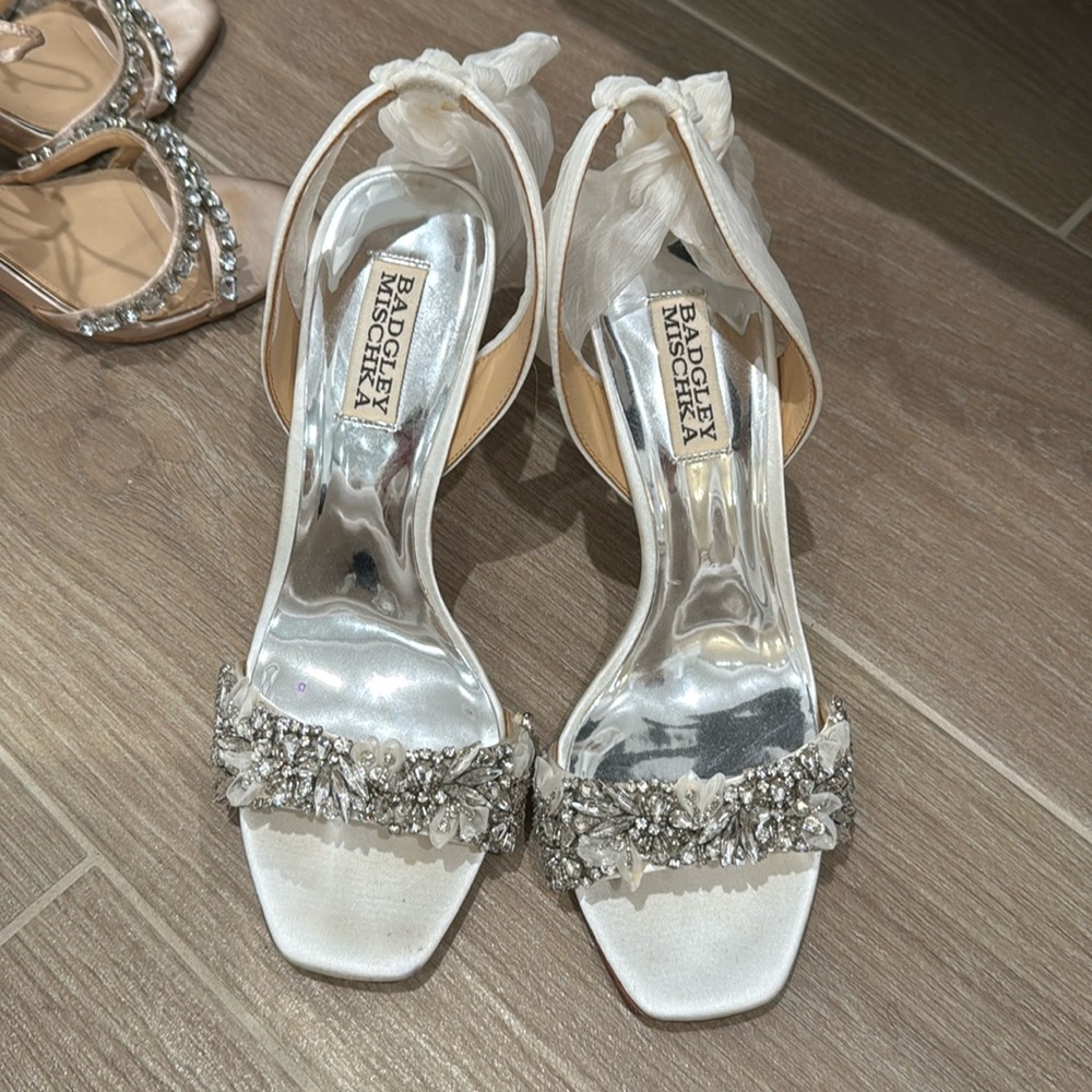 Badgley Mischka white wrap up Jewel Heels